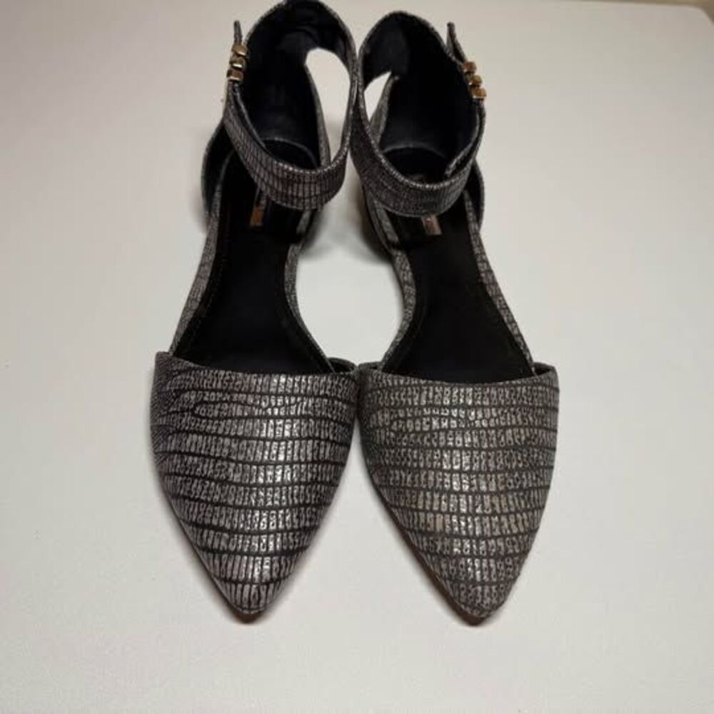 BCBGeneration Metallic Snakeskin Embossed Pointed Toe Ankle Strap Flats Size 9